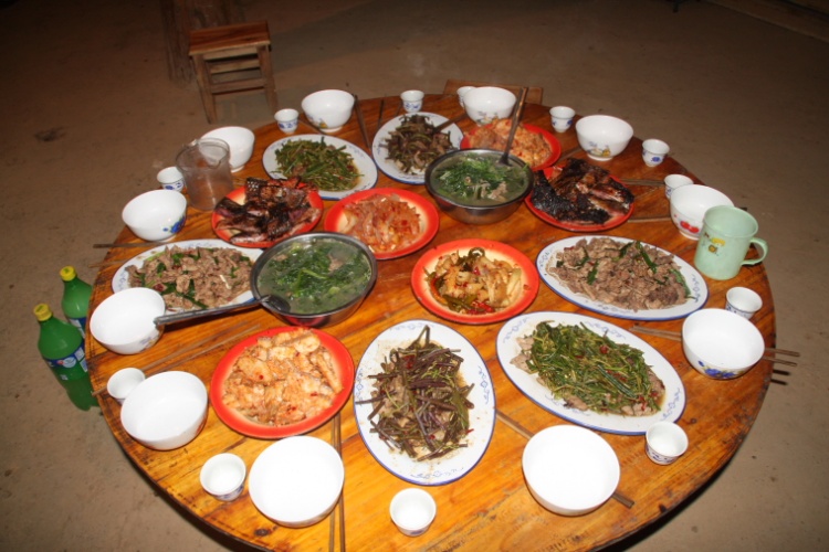 侗族特色的美食:酸鱼,酸肉,牛憋,手抓糯米饭,糯米甜酒