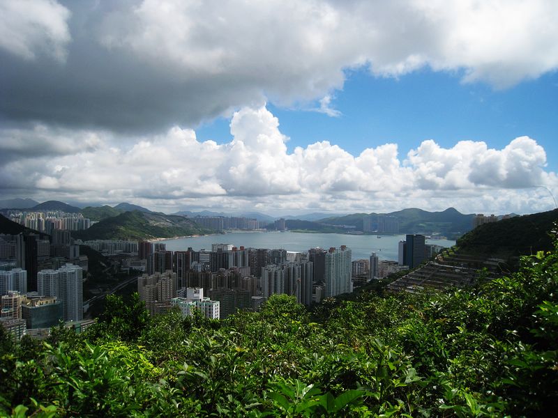 往马塘坳方向行走,开始看到的小西湾,香港著名蓝湾半岛花园就在这里