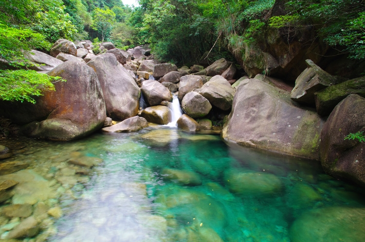 是夏天溯溪,避暑,露营,登山的线路,也适合亲子游(自驾游建议买门票)