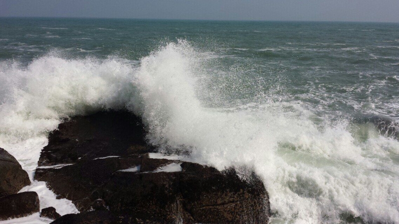 大浪澎湃啊!惊涛骇浪!汹涌澎湃!波涛滚滚!